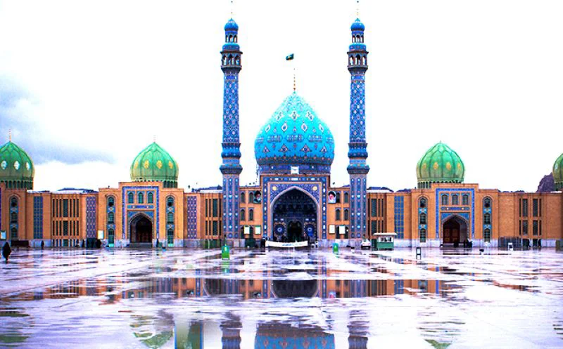 مسجد گوهرشاد؛ عکاسی در کنار گنبد فیروزه&zwnj;ای مشهد