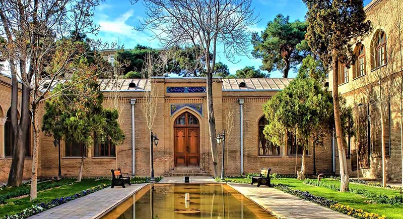 کافه تهرون باغ نگارستان؛ محیطی باصفا برای عکاسی