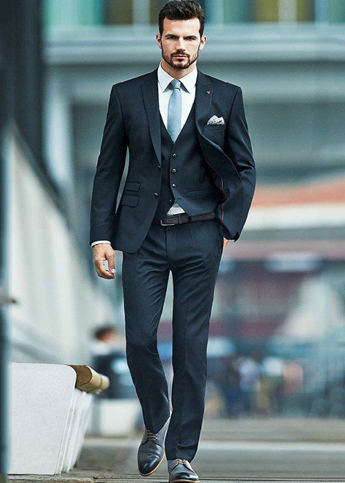 ژست عکاسی مردانه در فضای باز