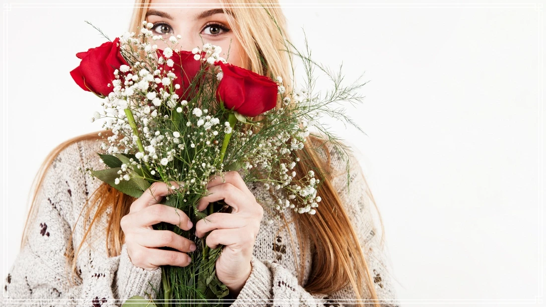 ژست عکاسی با گل و دسته گل