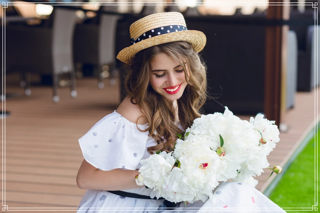 ژست عکاسی با گل و دسته گل
