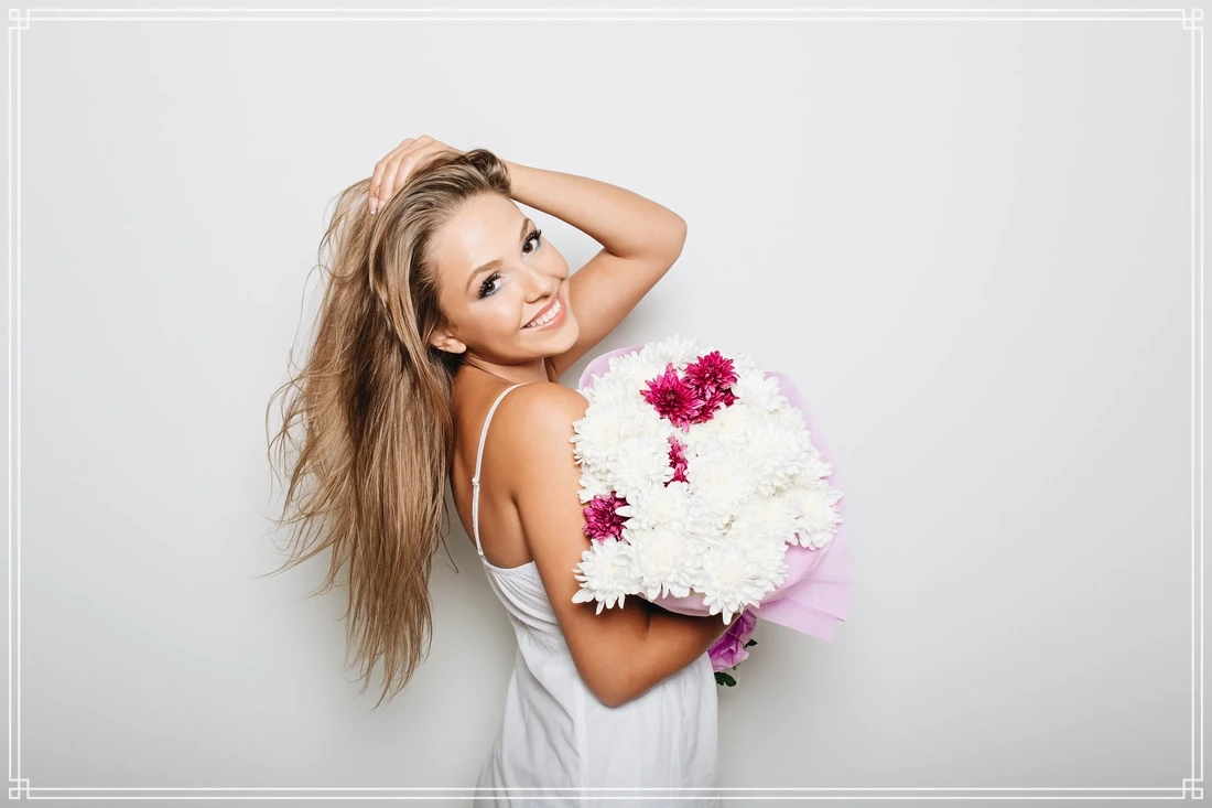 ژست عکاسی با گل و دسته گل