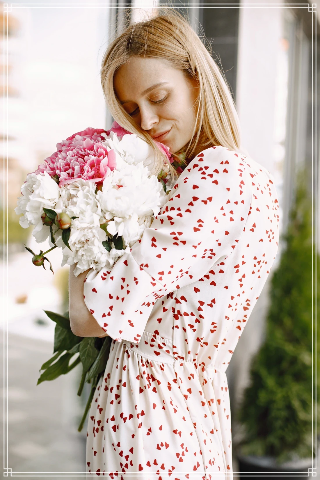 ژست عکاسی با گل و دسته گل