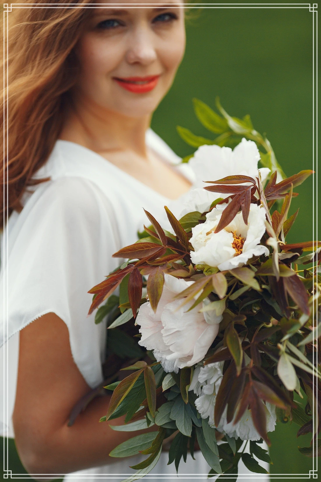 ژست عکاسی با گل و دسته گل