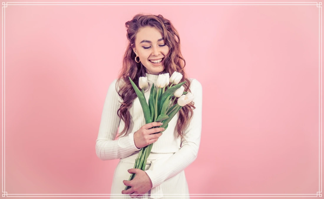 ژست عکاسی با گل و دسته گل